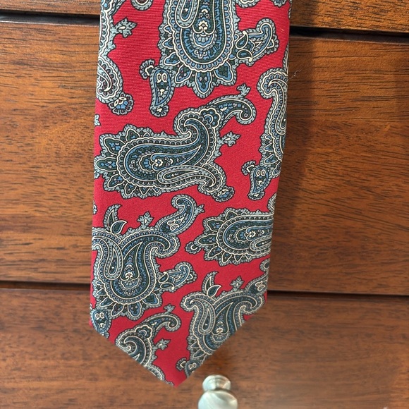 Christian Dior men’s tie 100% silk Paisley red/blue fabric Italy made in USA - Picture 2 of 8